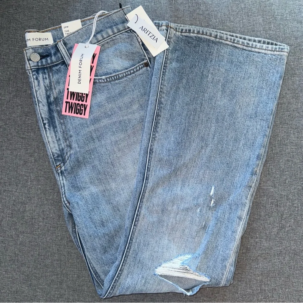 Aritzia Denim Forum NWT The Twiggy High Rise Flare Jeans - Picture 2 of 9